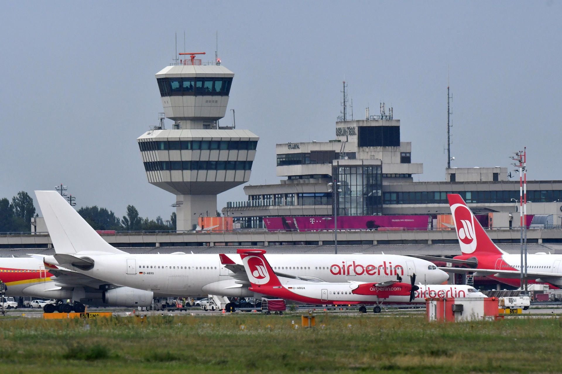 Eine Maschine von Air Berlin am Flughafen Tegel.