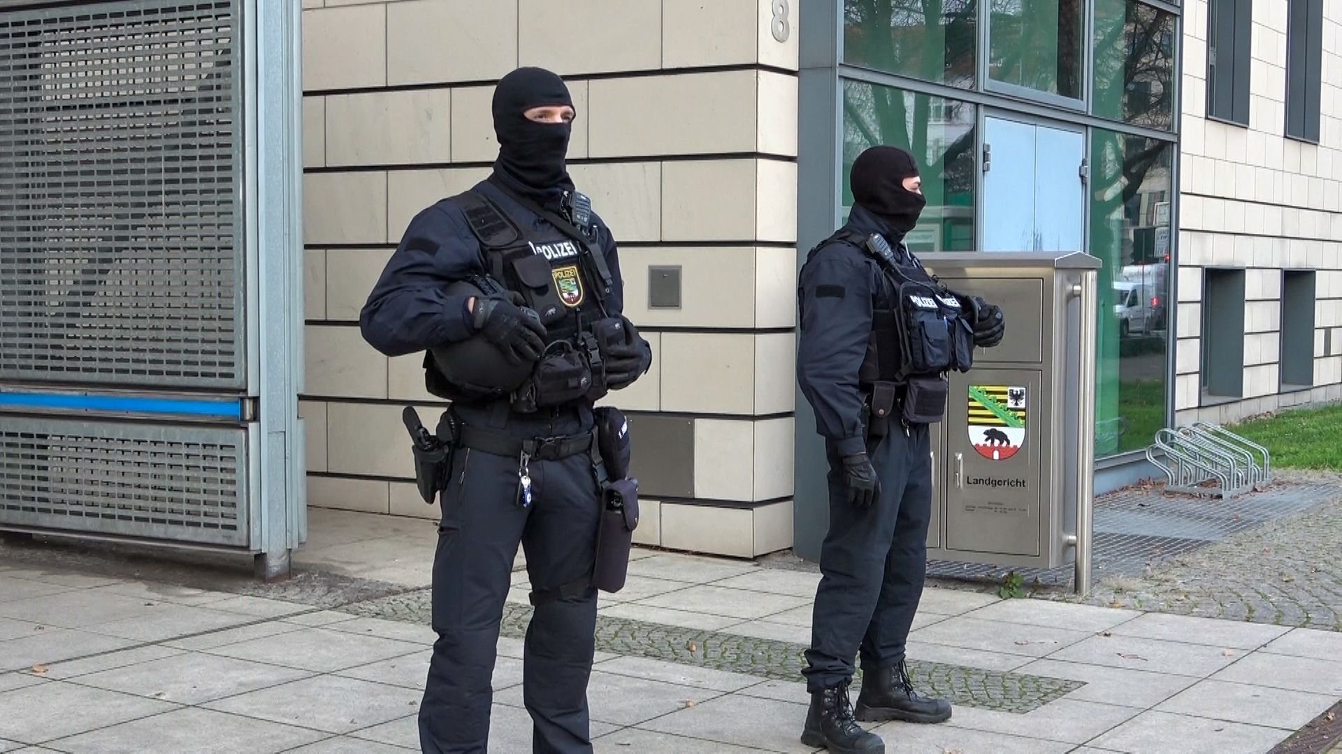 Zum Prozess herschen strenge Sicherheitsvorkehrungen.
