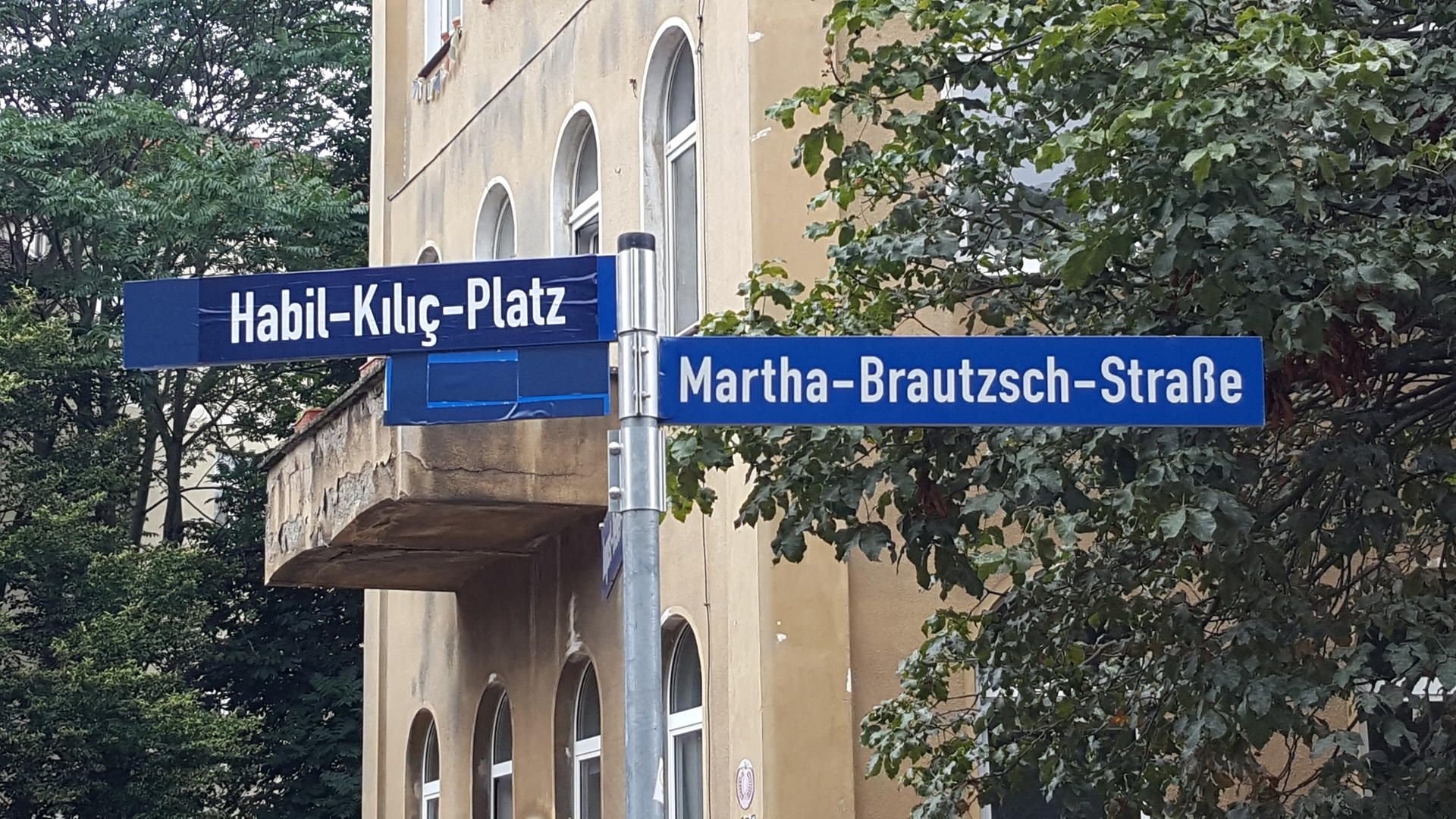 Aus dem August-Bebel-Platz wurde in der Nacht zum Dienstag der Habil Kılıç-Platz. Der türkisch-stämmige Gemüsehändler wurde 2001 in München erschossen.