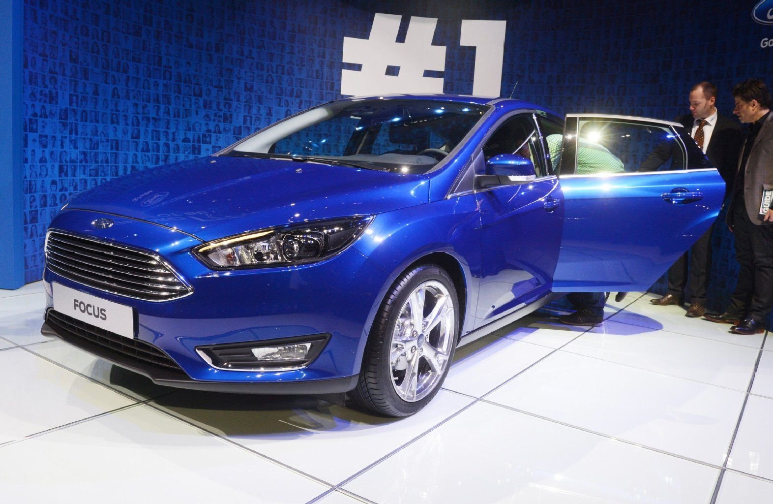 Der Ford Focus – eines der wichtigsten Modelle für das Ford-Geschäft in Europa – wurde mit zahlreichen neuen Assistenzsystemen versehen und innen wie außen gründlich überarbeitet.