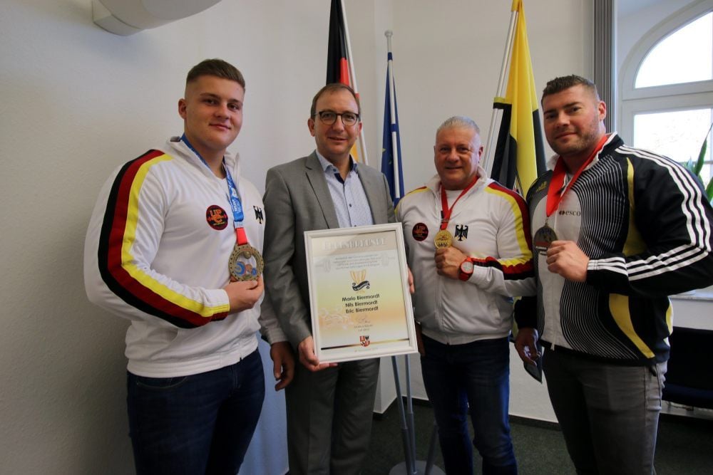 Nils Biermordt (v. li.), Markus Bauer, Mario Biermordt und Eric Biermordt beim Empfang.