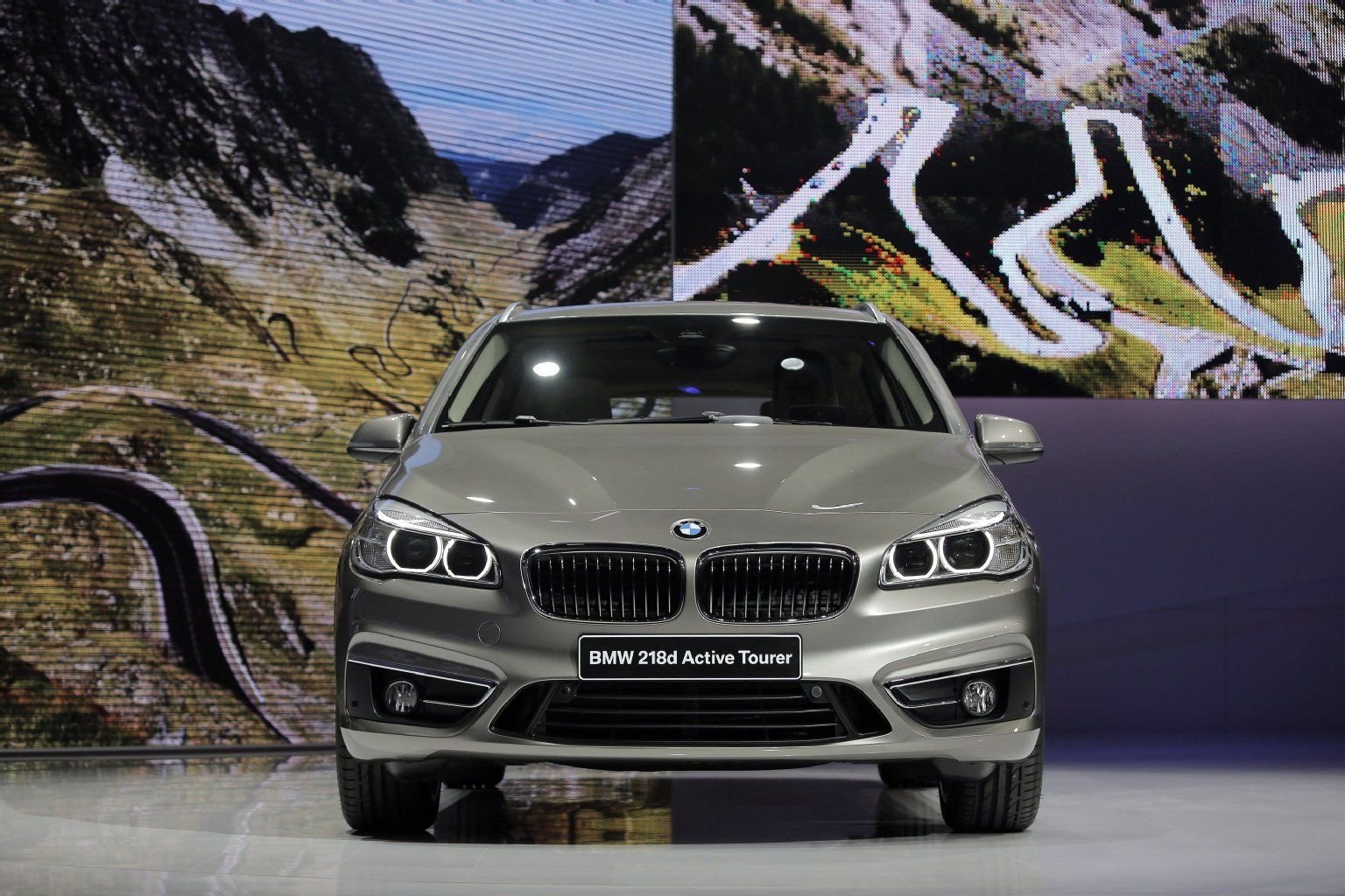 Mit dem BMW 2er Active Tourer will der Hersteller am wachsenden Markt kompakter Vans teilhaben.