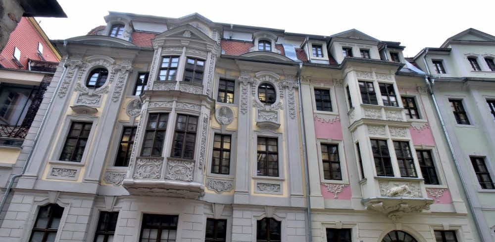 Paradebeispiele für barocke Architektur in Weißenfels sind die aufwendig sanierten Kavaliershäuser in der Marienstraße.