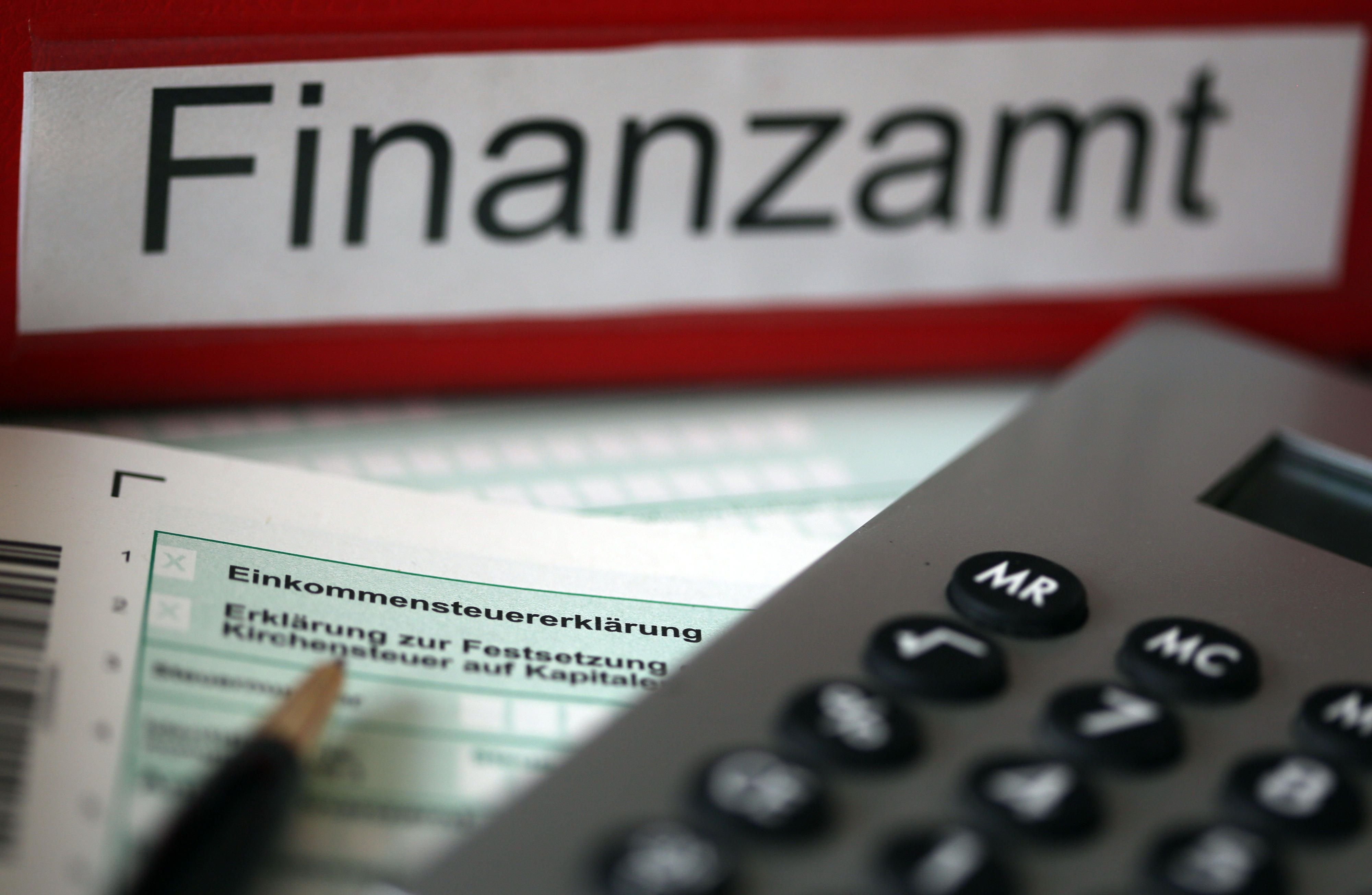 Steuerzahler sollen künftig automatisch einen Verspätungszuschlag von 25 Euro im Monat aufgebrummt bekommen, wenn sie ihre Steuererklärung verspätet abgeben.
