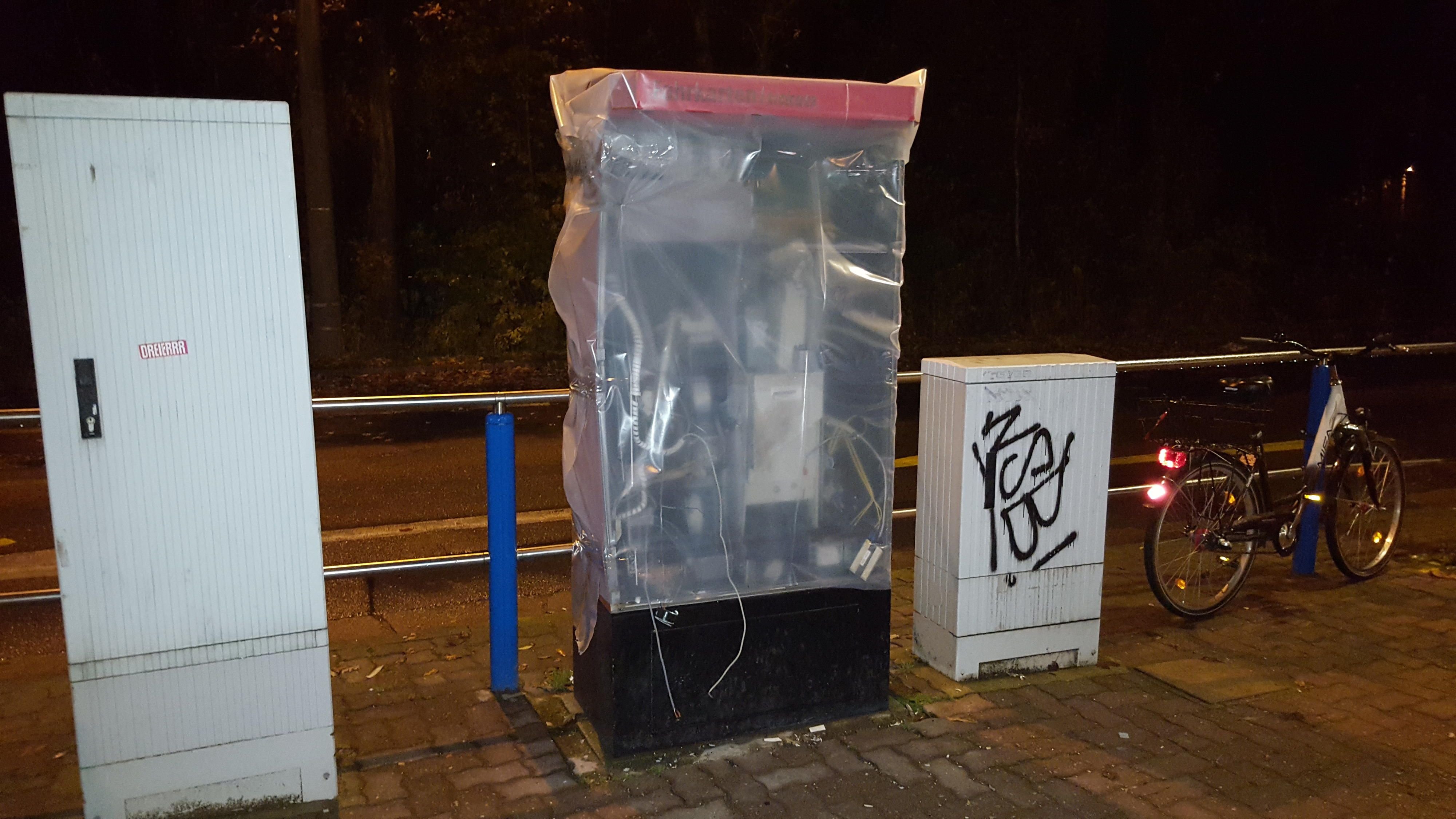 Gesprengter Fahrkartenautomat am Gimritzer Damm