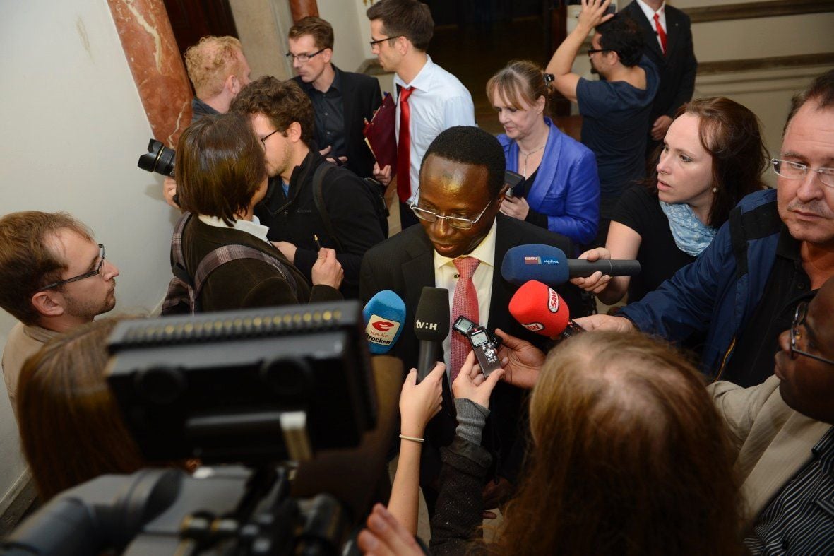Karamba Diaby freut sich über den Einzug in den Bundestag.