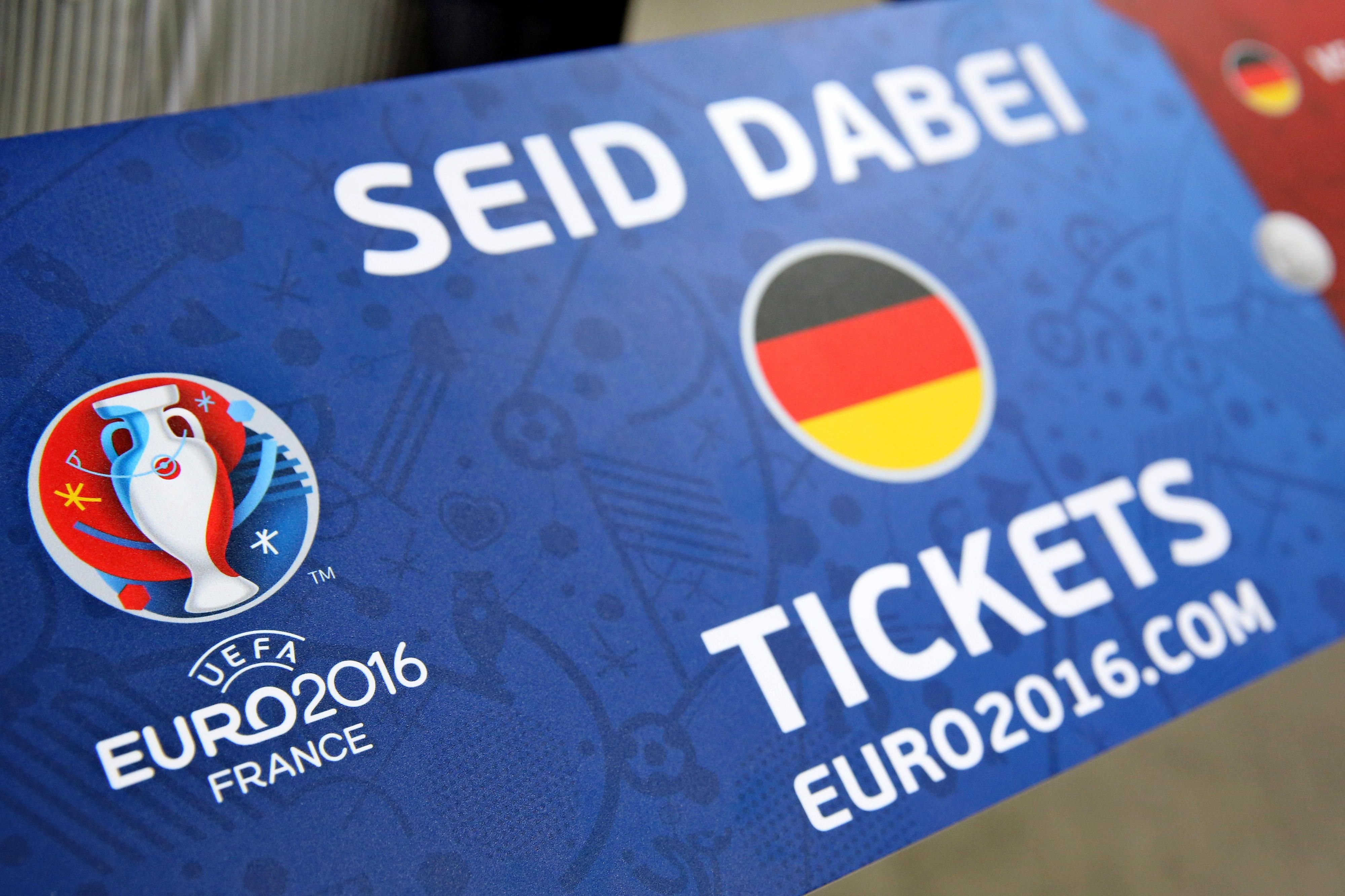 Wer ein Ticket für eines der Deutschland-Spiele bei der EM 2016 in Frankreich hat, sollte sich spätestens jetzt um ein Hotelzimmer kümmern.