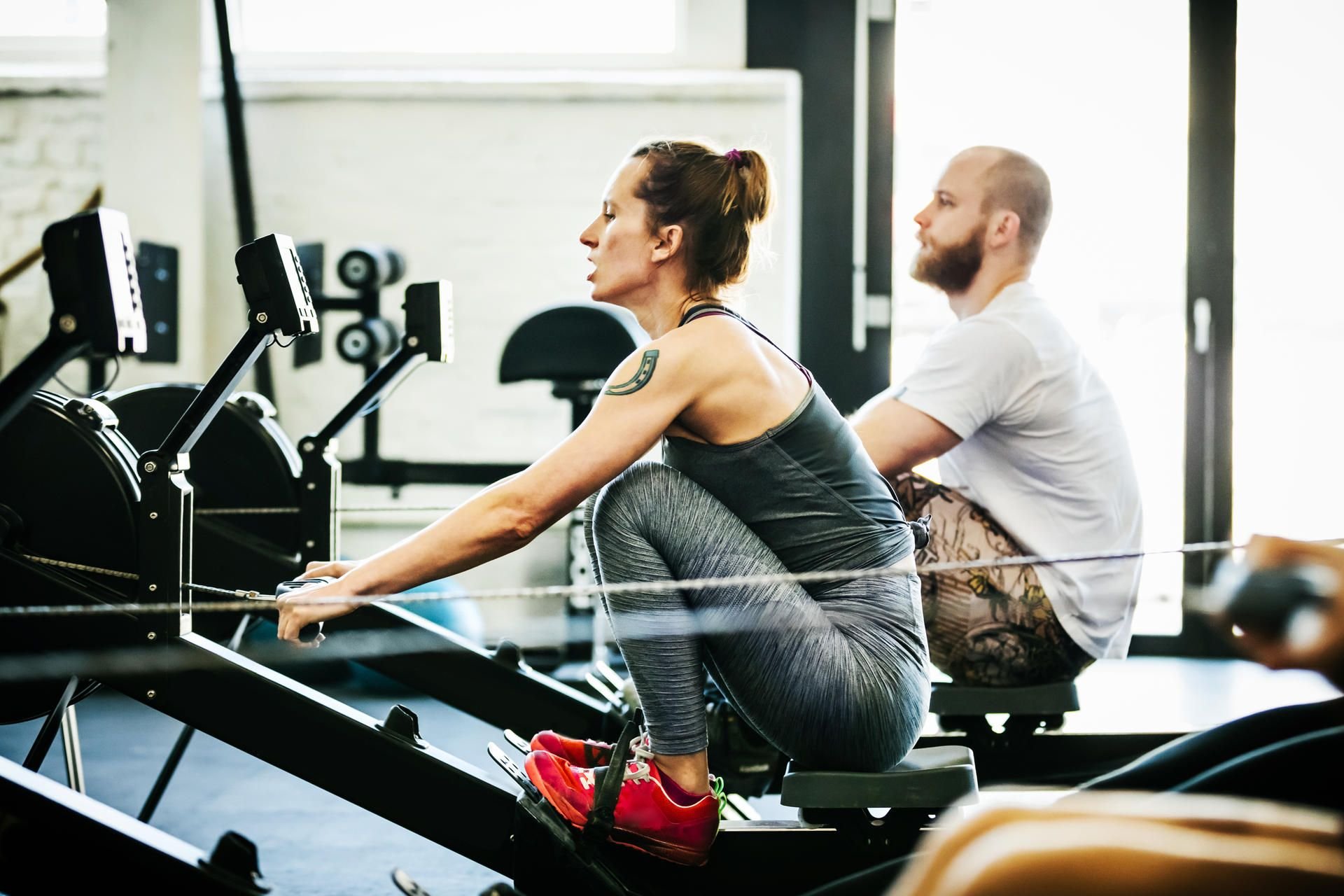 Jedes Jahr verbuchen die Fitnessstudios im Januar Rekordzahlen bei den Neuanmeldungen.