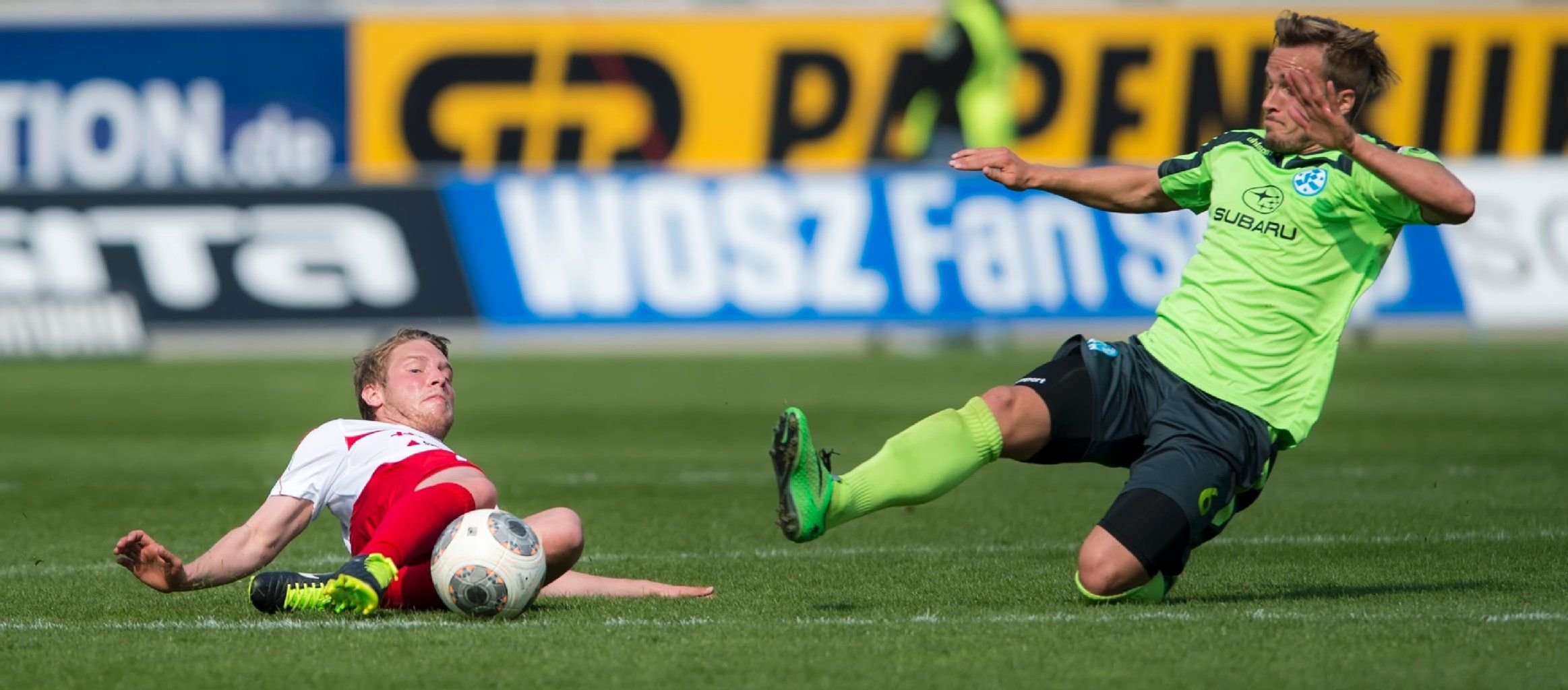 Florian Brügmann (li.) erhöht auf 6:0.