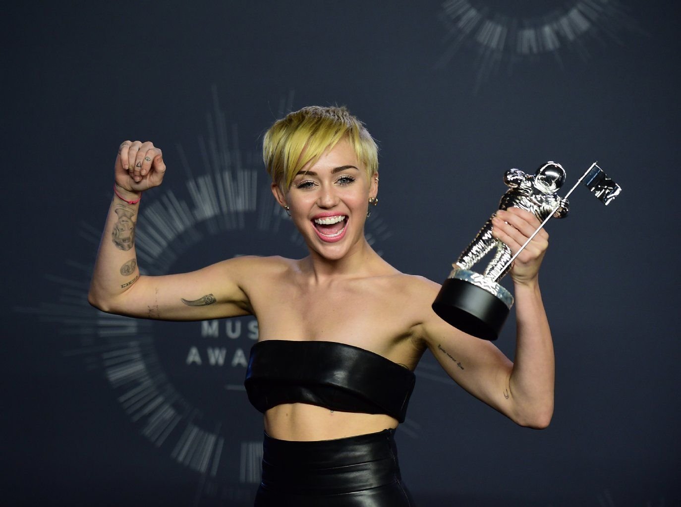 Miley Cyrus gewann den wichtigsten Preis der MTV Video Music Awards.