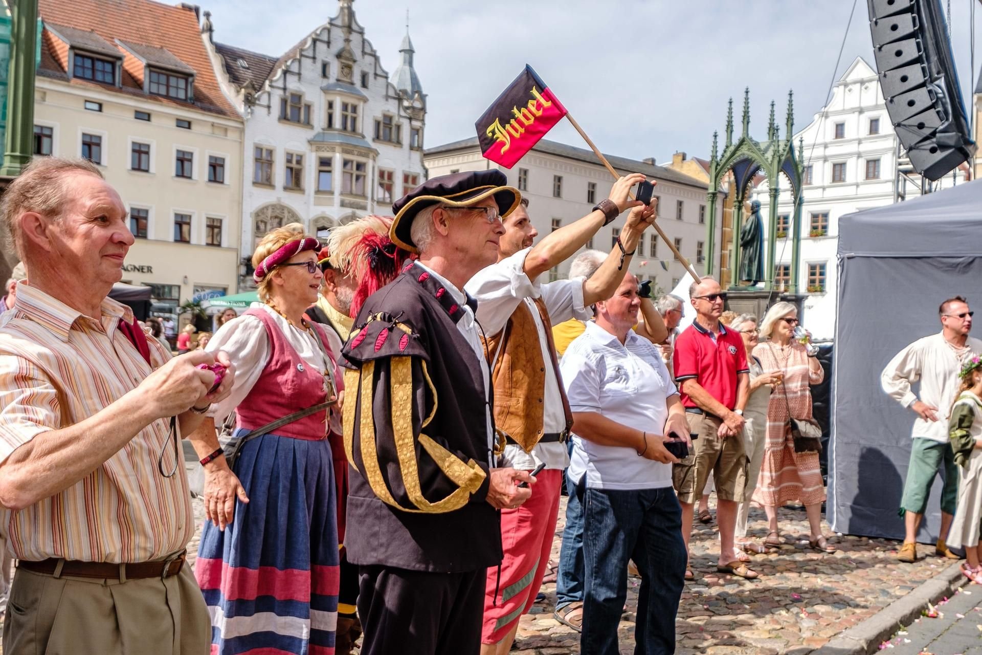 Jubel für das Brautpaar