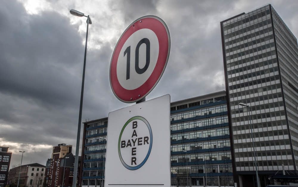 Die Zehn könnte auch für den Abbau stehen: Bis 2021 will Bayer jeden zehnten Job streichen.