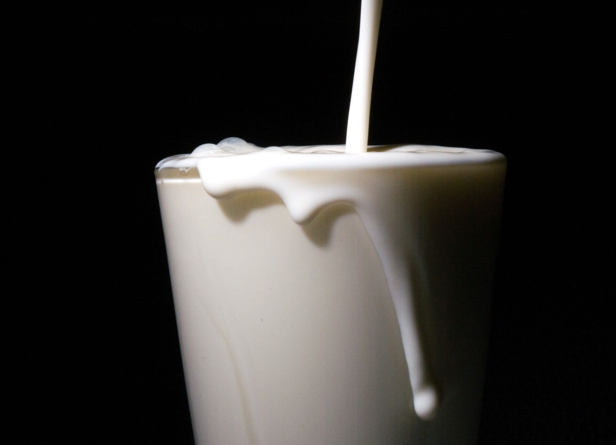 Hochwald ruft H-Milch wegen Keimen zurück: Übelkeit und Durchfall sind möglich.