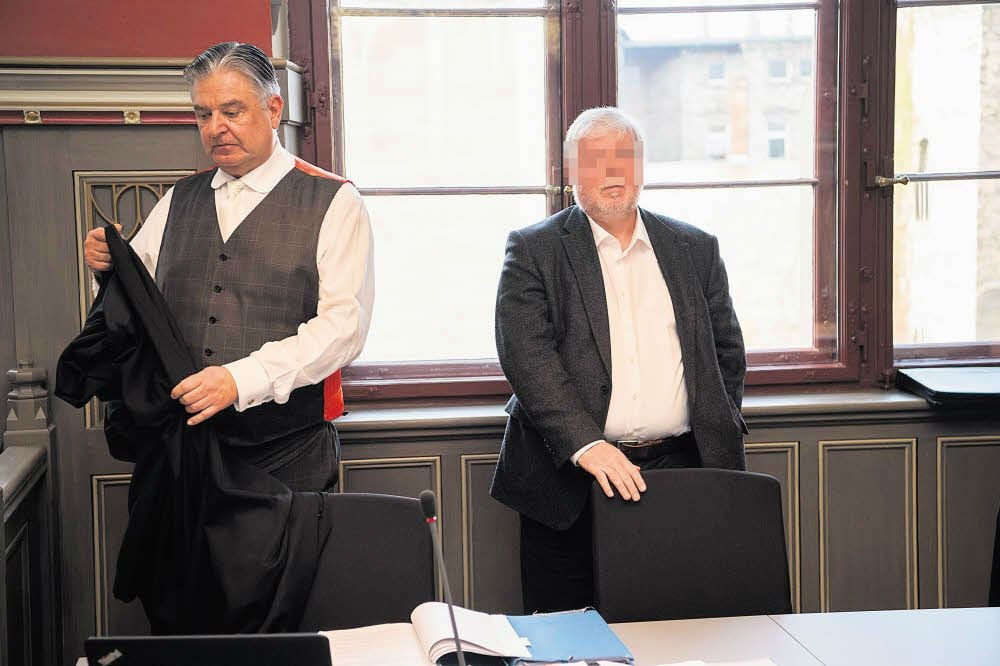 Angeklagter Dietmar B. (rechts) mit seinem Verteidiger.