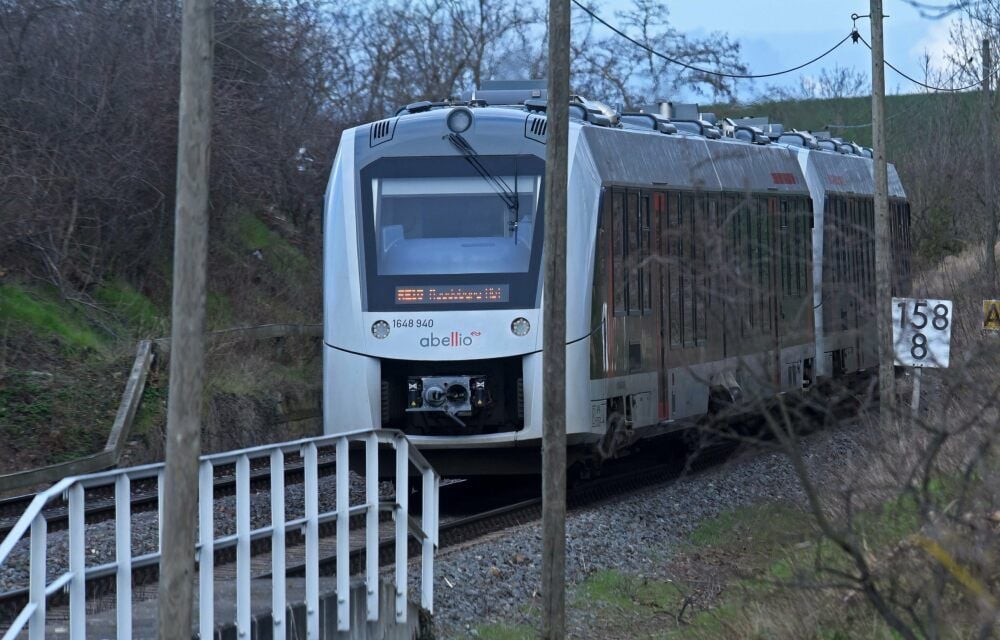 Aufgrund der Hohlräume muss die Bahnlangsamer fahren.
