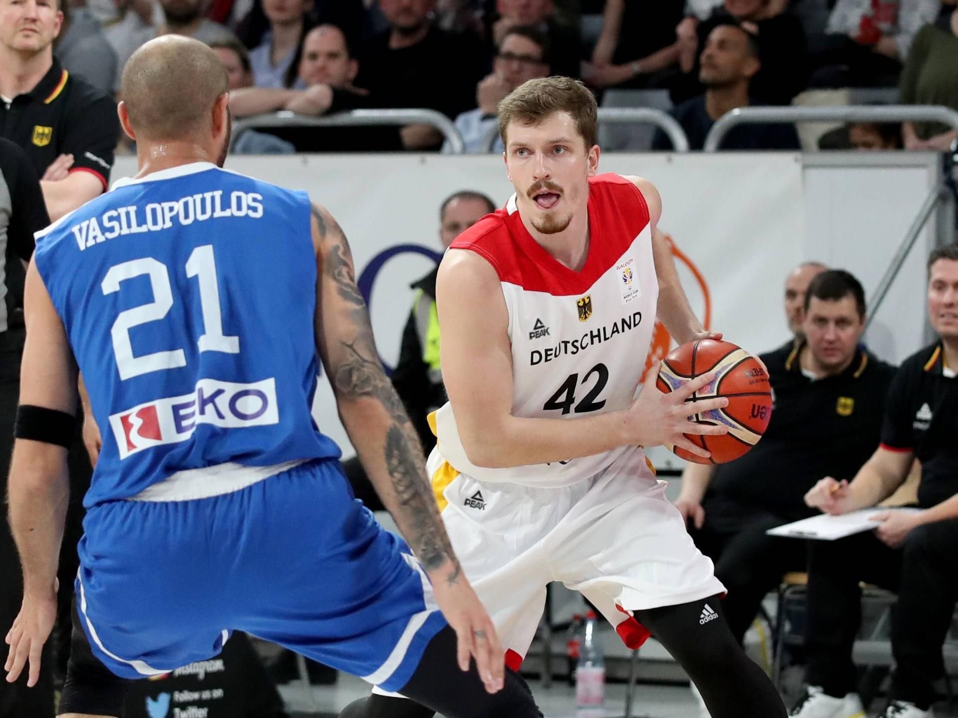 Der gebürtige Hallenser Andreas Obst beim Basketball-Länderspiel gegen Griechenland im Februar 2019 in Bamberg.