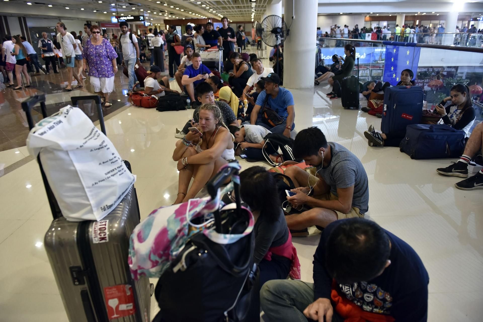 Passagiere waren am internationalen Flughafen in Denpasar