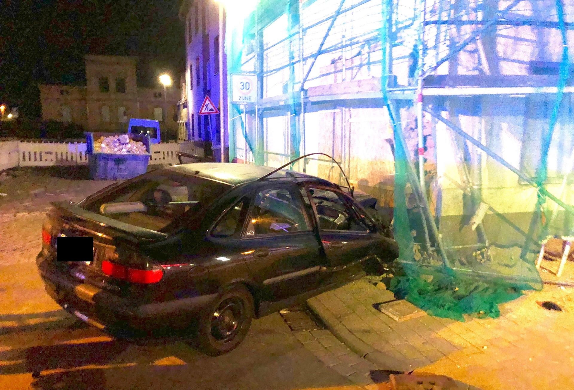 Auto in der Baustelle