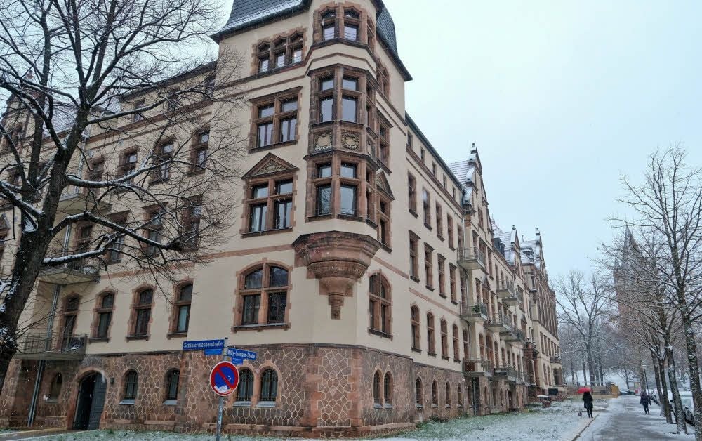Bekommt das zu Wohnungen umgebaute ehemalige Regierungspräsidium im Paulusviertel einen neuen Mit-Eigentümer? Interessenten sind da.