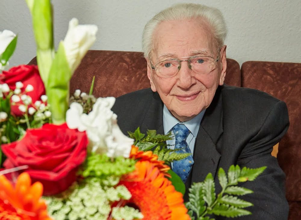 Hans-Joachim Schlothauer ist der älteste Einwohner Bernburgs. Am Montag feierte er seinen 104. Geburtstag.