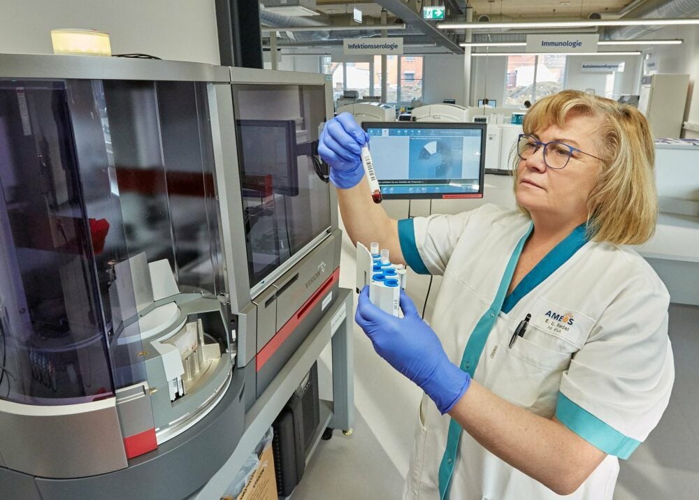 Vier Millionen Euro hat Ameos nach eigenen Angaben in den Neubau eines Zentrallabors in Bernburg (Foto) gesteckt.