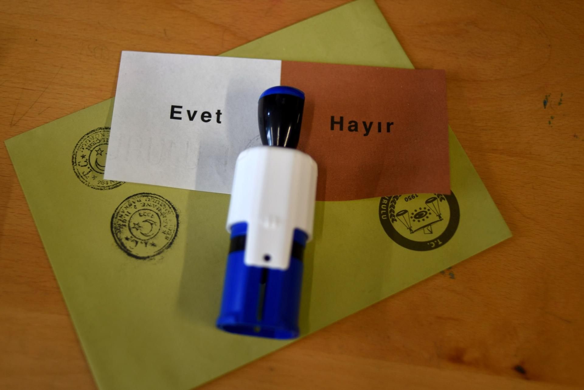 Die Stempel in einigen türkischen Wahllokalen sorgten für Verwirrung.