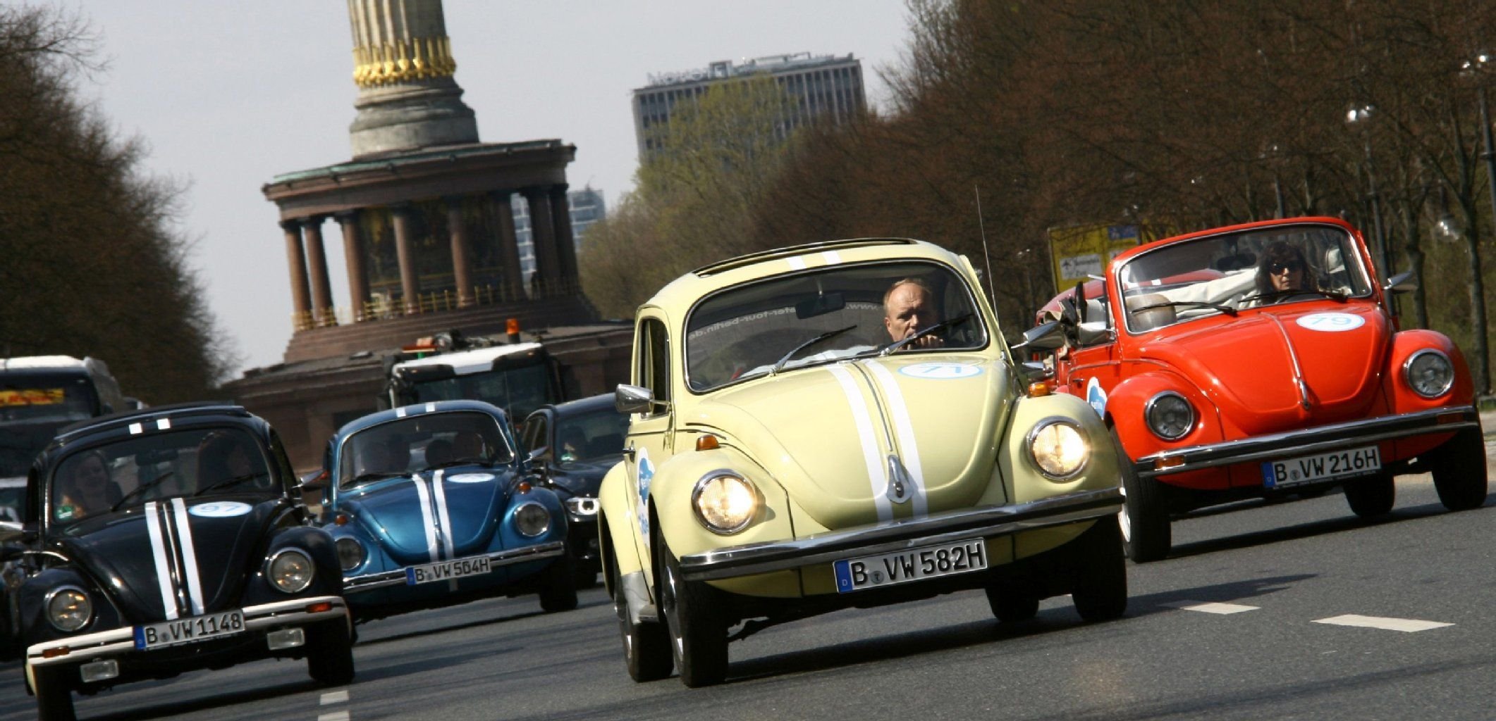 Der VW Käfer ist das Auto der Nachkriegszeit. Glücklichweise sind dadurch noch viele gut erhaltene Exemplare in Deutschland unterwegs.
