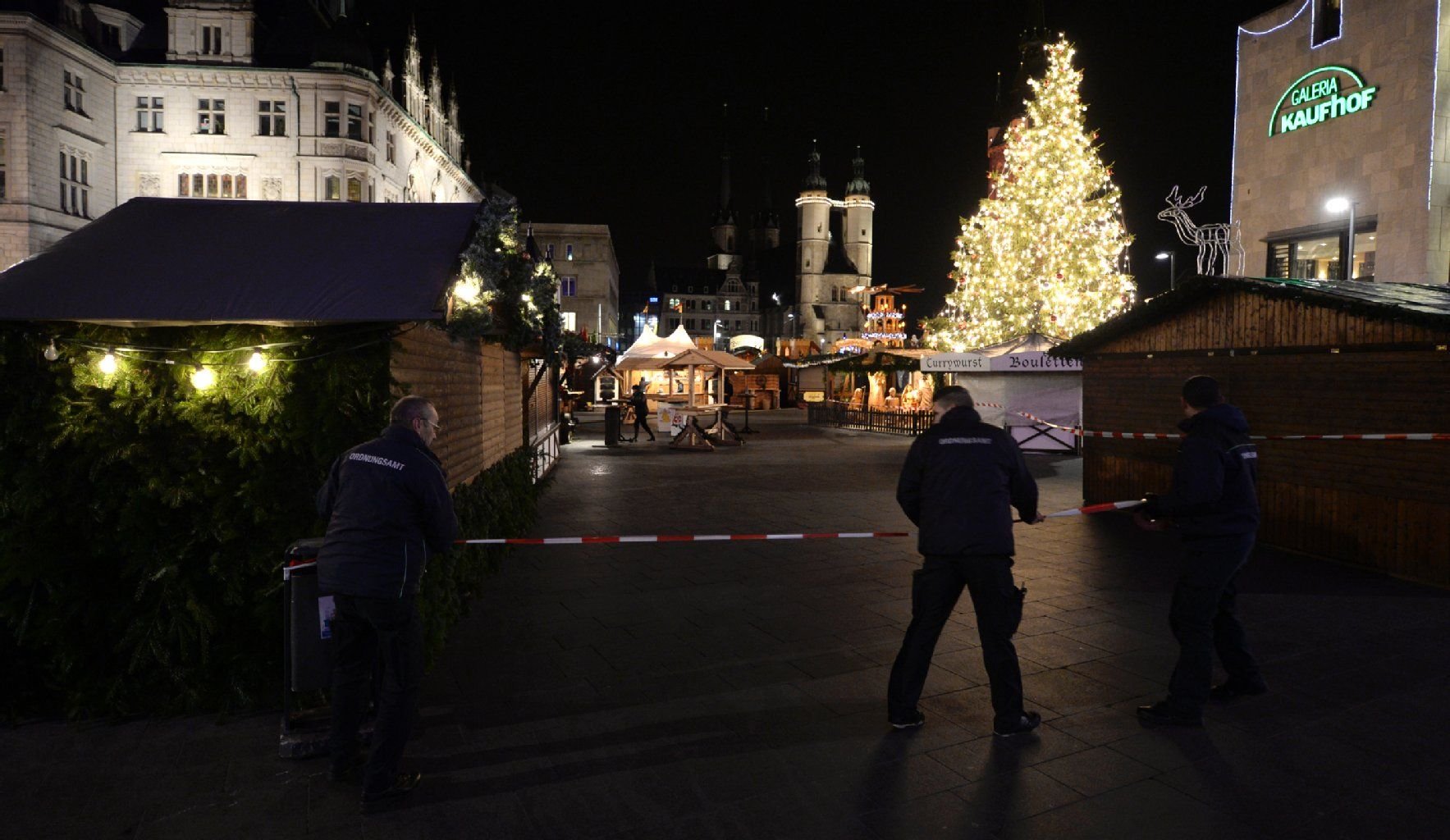 Wegen des Orkans "Xaver" wird der Weihnachtsmarkt in Halle geschlossen.