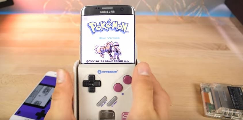 Mit dem „Smartboy“ wird das Smartphone zum Gameboy.