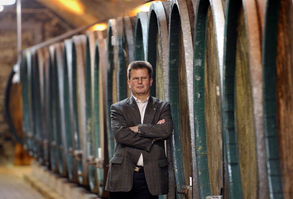 Bild aus besseren Tagen: Gerald Lange sorgte für den Ausbau des Holzfass-Kellers der Winzervereinigung.
