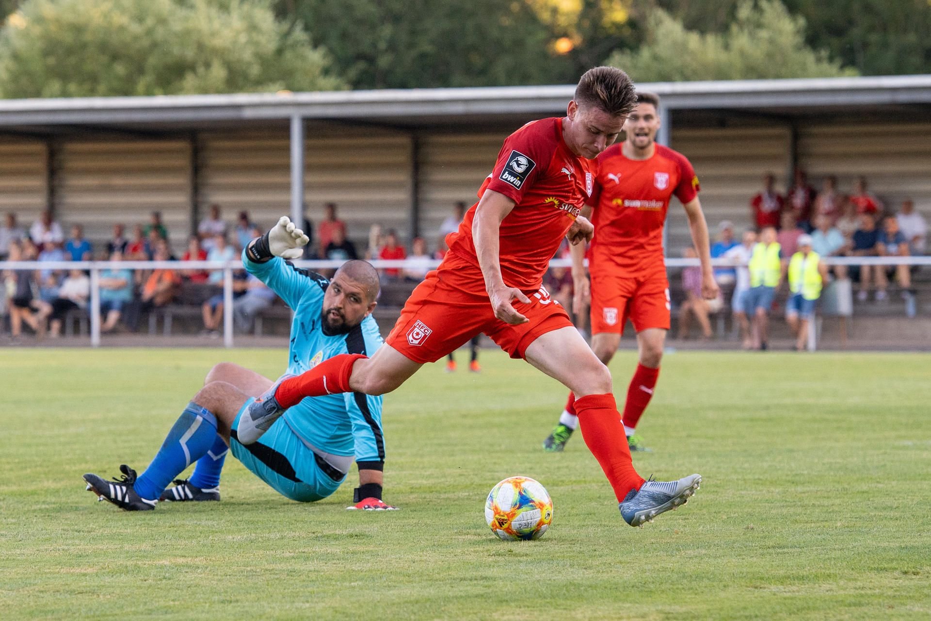 Florian Hansch trifft für den Halleschen FC in Stedten.