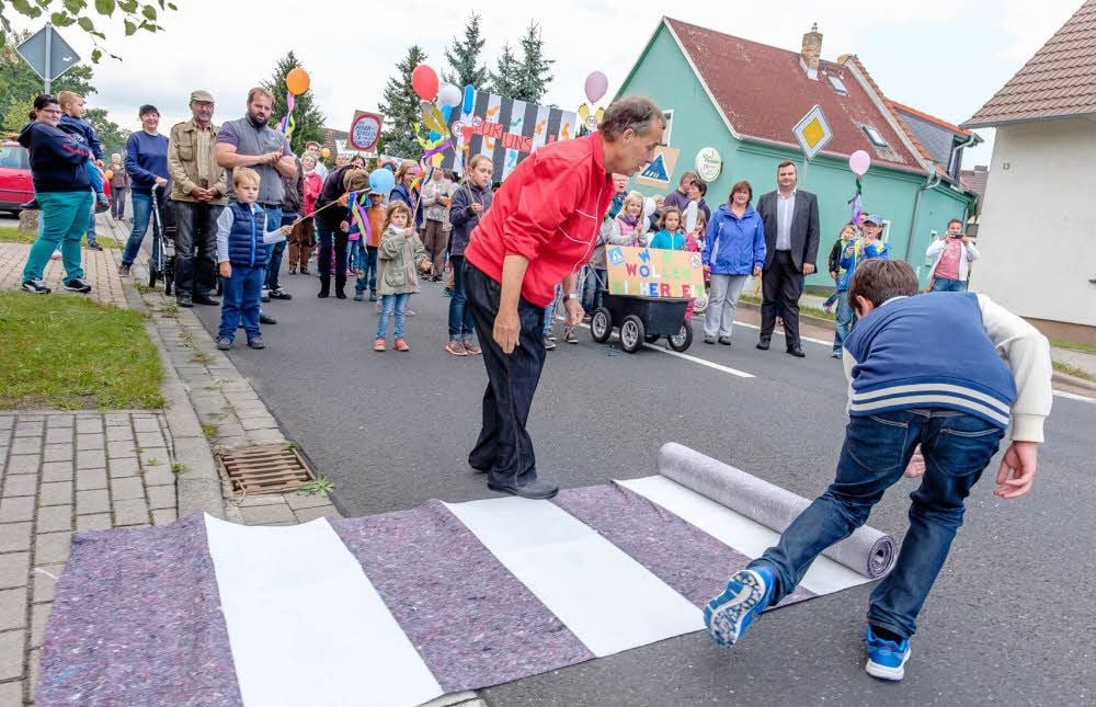 Während einer Demonstration im September 2015 gab es schon mal den Zebrastreifen - als Teppich.