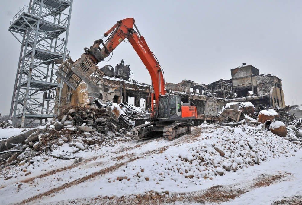 Die Bagger sind angerückt im Chemiepark Bitterfeld-Wolfen.