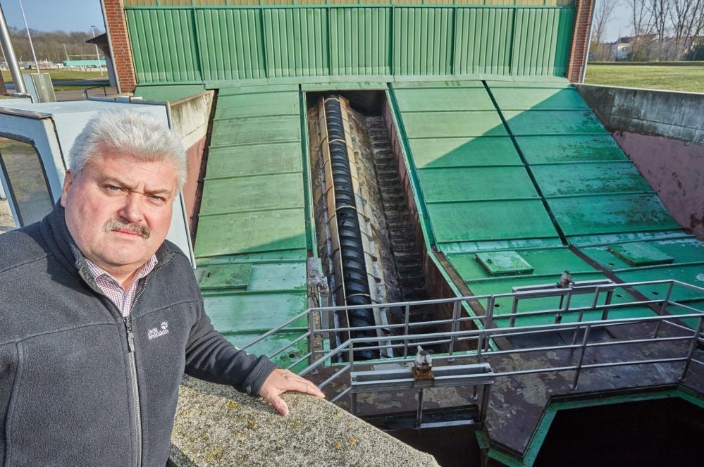 Im Bernburger Klärwerk will der Wasserverband Saale-Fuhne-Ziethe für 80.000 Euro eine sogenannte Regenwasserschnecke erneuern, kündigt Geschäftsführer Harald Bock an.