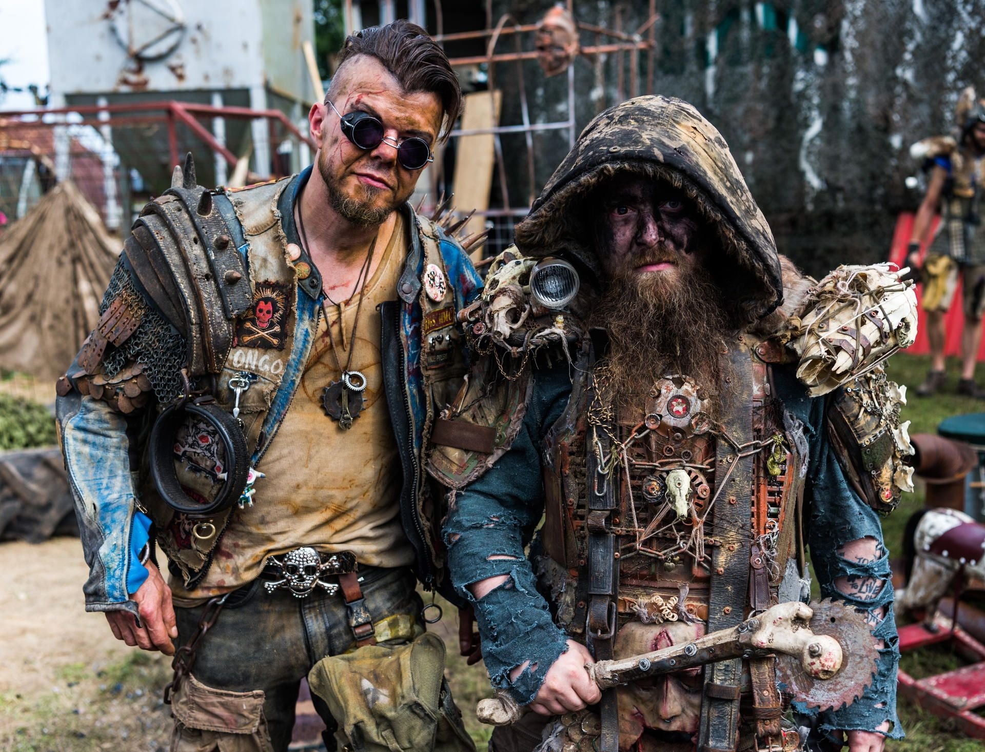 Wacken-Besucher Henri und Chris von den Wasteland Warriors auf dem Festival-Gelände