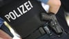 Ein falscher Polizist wollte eine Rentnerin in Beetzendorf im Altmarkkreis Salzwedel bestehlen. Die Frau reagiere in letzter Sekunde.