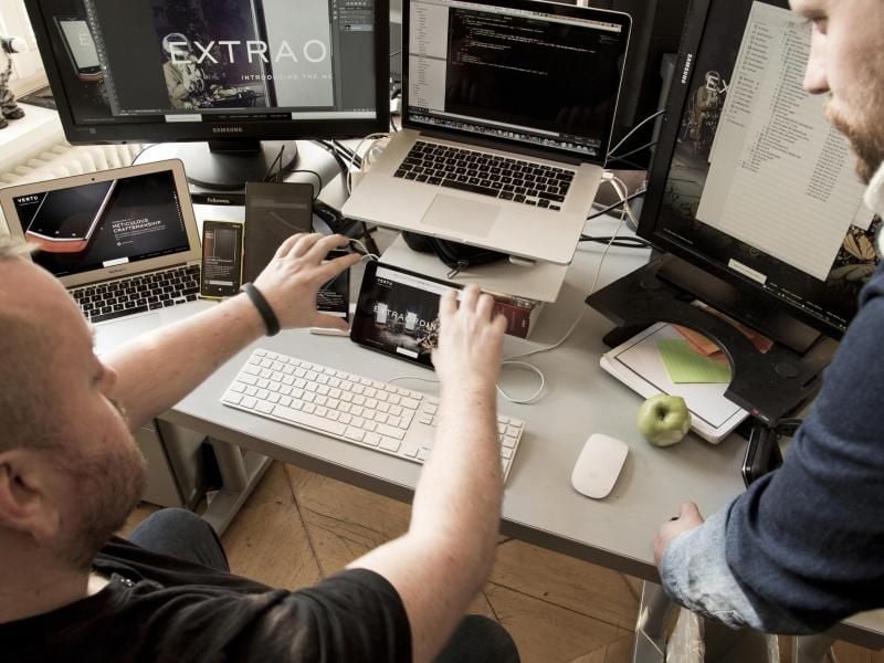 Medien-Remixer könnten ähnlich wie ein DJ verschiedene Formate aus Internet und anderen Medien zu neuen Projekten umformen. (Symbolfoto)