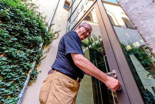 Gegen 18.10 Uhr war Schluss im Lutherhaus: Hausherr Stefan Rhein, Direktor der Stiftung Luthergedenkstätten in Sachsen-Anhalt, sperrte die Tür zu.