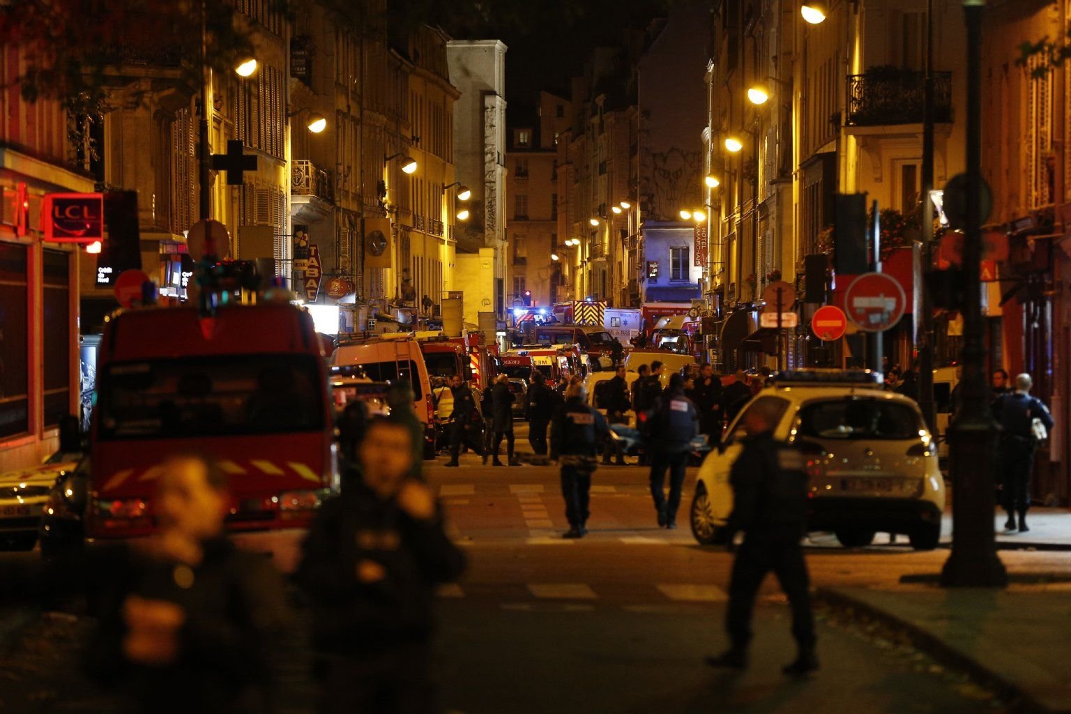 Chaotische Szenen in den Straßen von Paris