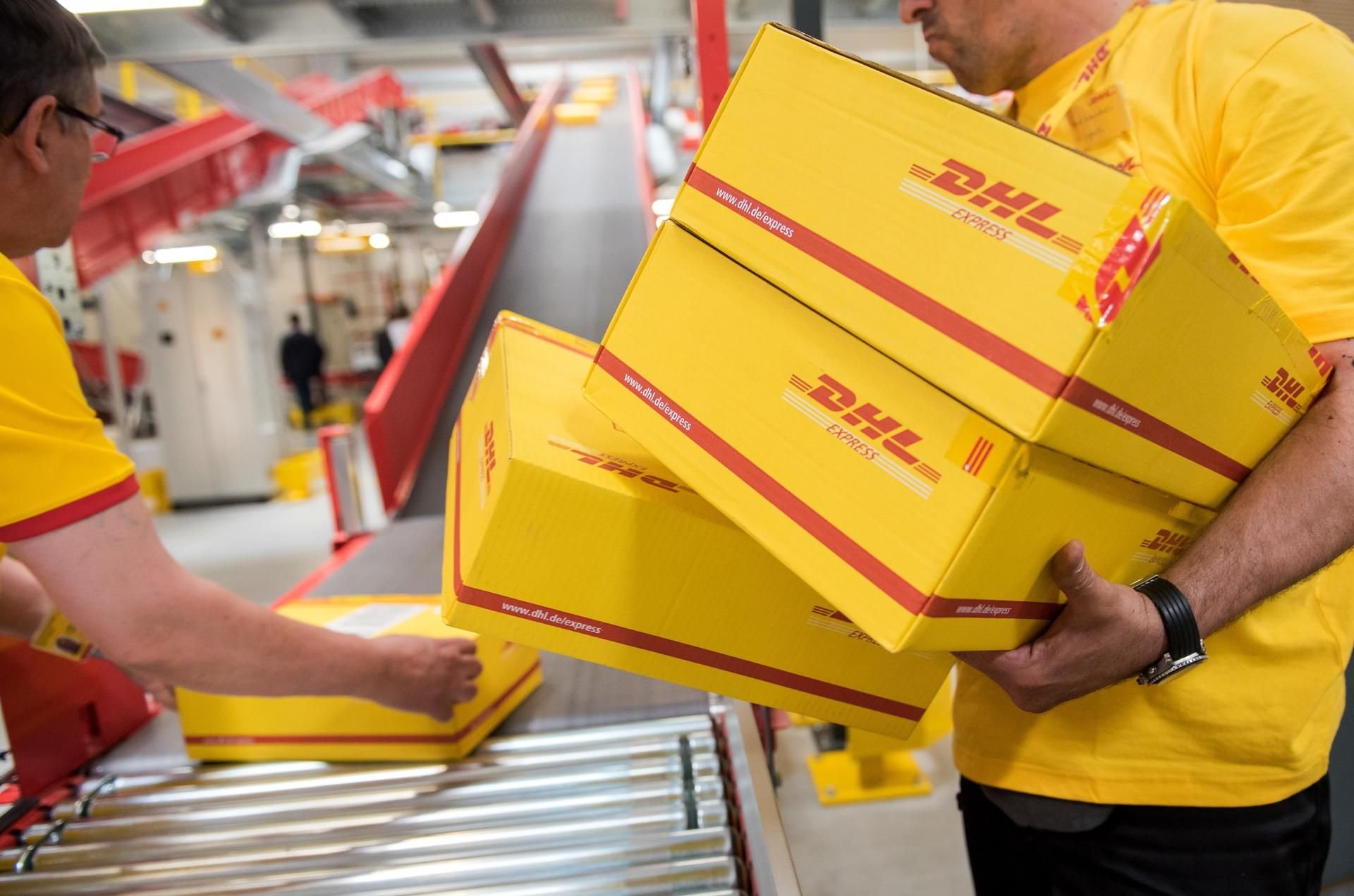 Nach einer Paketbombe in Potsdam befürchtet die Polizei weitere derartige Sendungen der DHL-Erpresser.