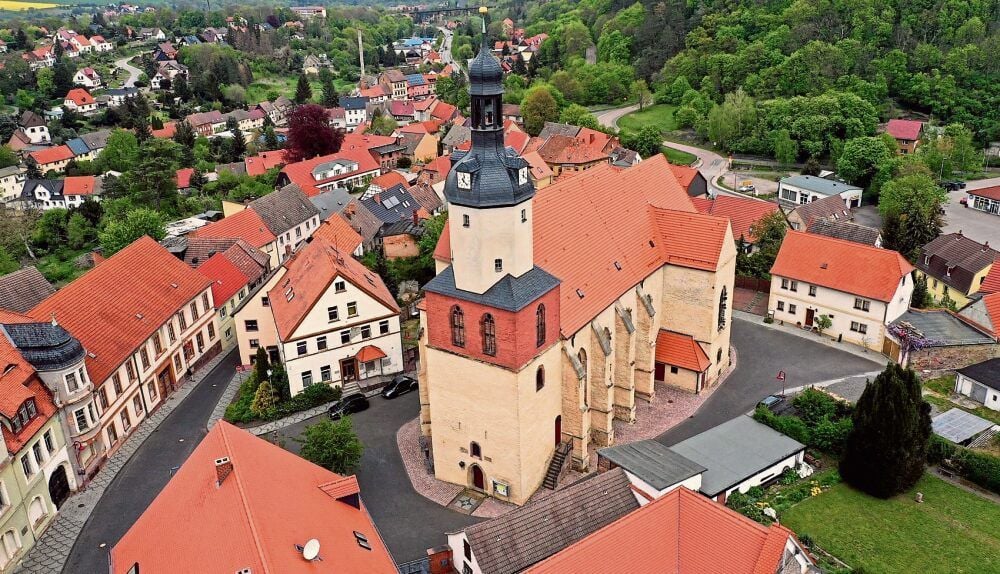 Pfarrer Matthias Paul hat sich intensiv mit der Kirche St. Georg, der Stadt Mansfeld und dem Mansfelder Land beschäftigt.