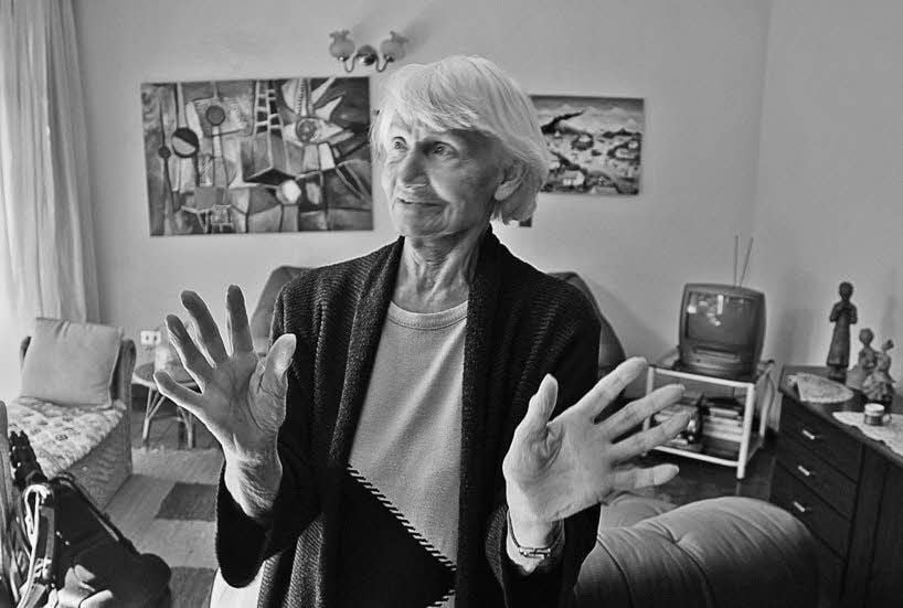 Margot Honecker in ihrer Wohnung in Santiago: Dünne Wände, schwache Heizung, hübsche Bilder.