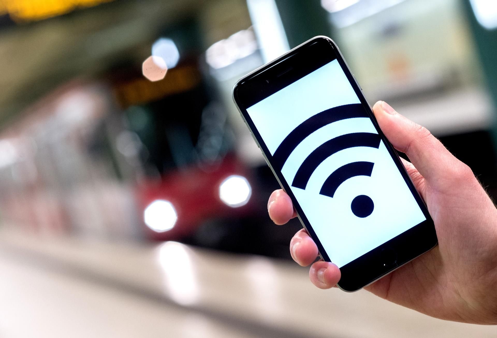 In den Zügen der Deutschen Bahn ist es mit dem Netz immer noch so eine Sache – bei allen Anbietern.