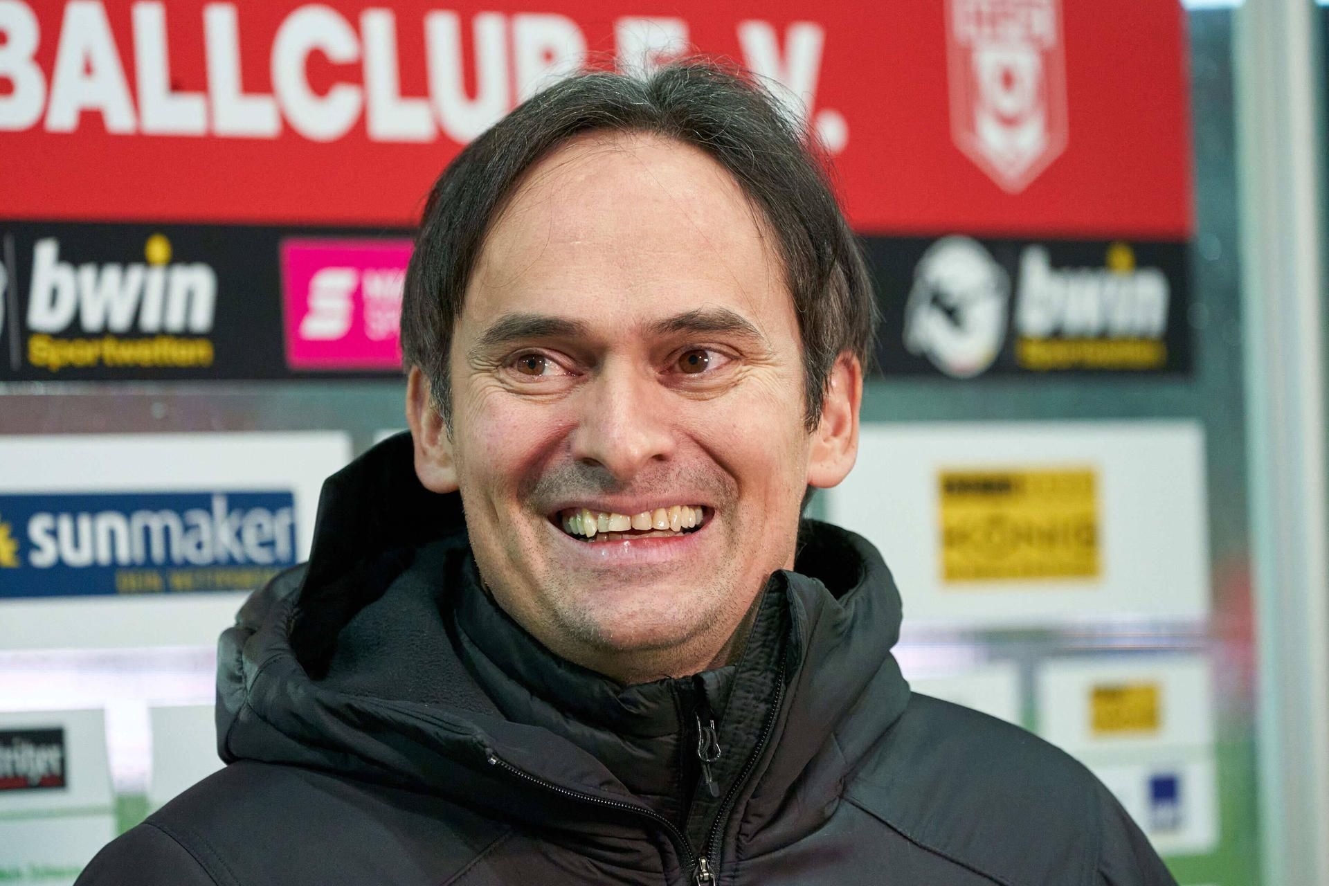 Der Vertrag von HFC-Trainer Florian Schnorrenberg läuft im Sommer aus.
