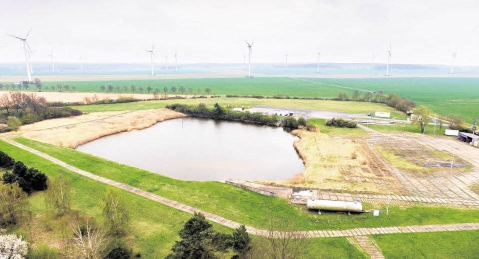 Giftschlamm im Boden, Quecksilber im Wasser: Seit Jahrzehnten leben die Bewohner von Brüchau (Altmark) mit einer toxischen Grube. Dass sie undicht ist, gilt als sicher.