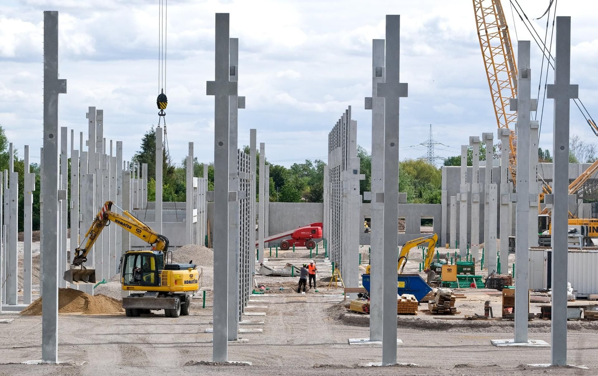 Die Träger für das Globus-Einkaufszentrum stehen. Derzeit läuft der Bau des Daches. Im Frühjahr 2020 soll der Markt fertig sein.