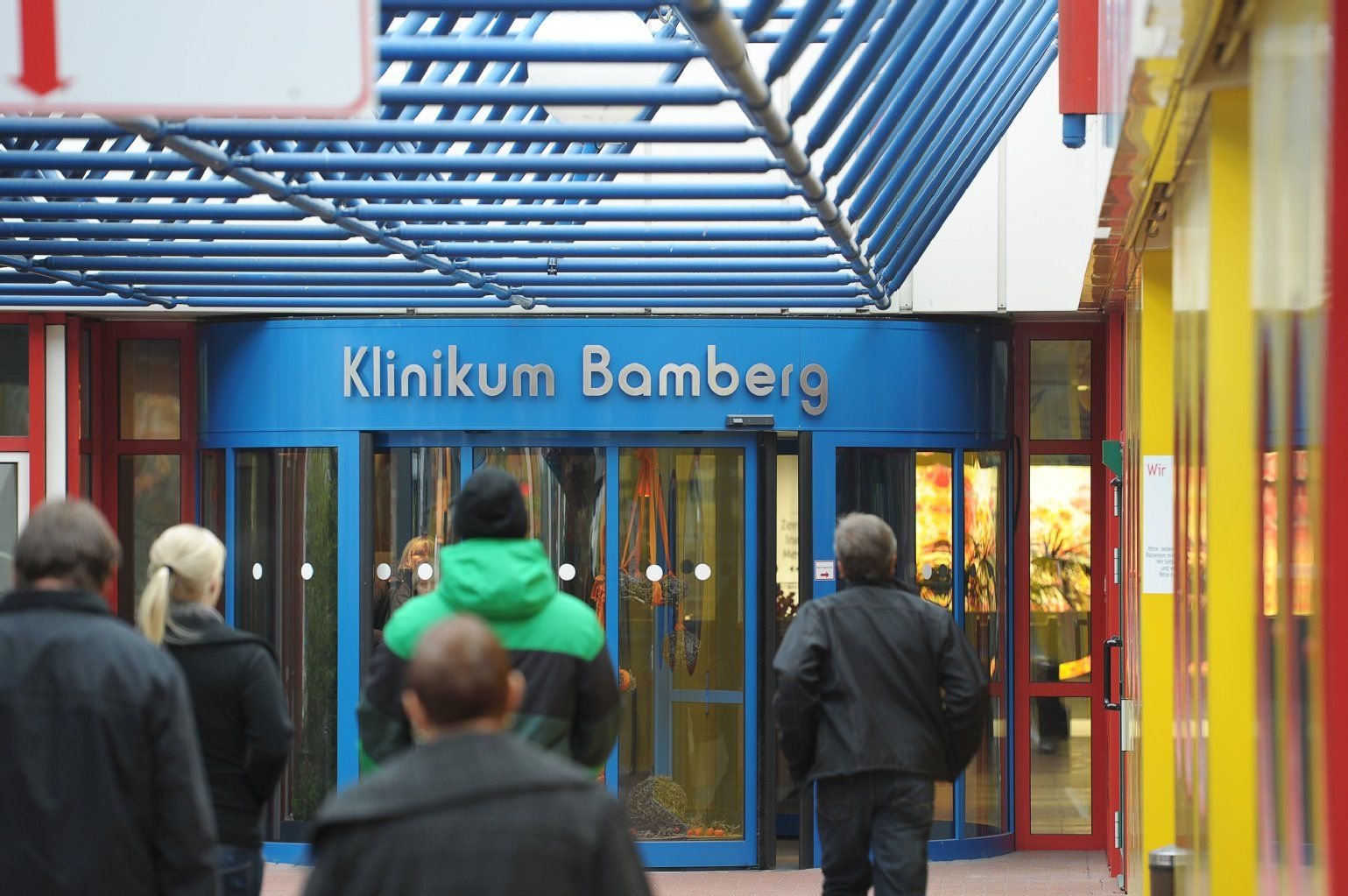 Ein Arzt des Klinikums Bamberg soll Patientinnen sediert und sich an ihnen vergangen haben.