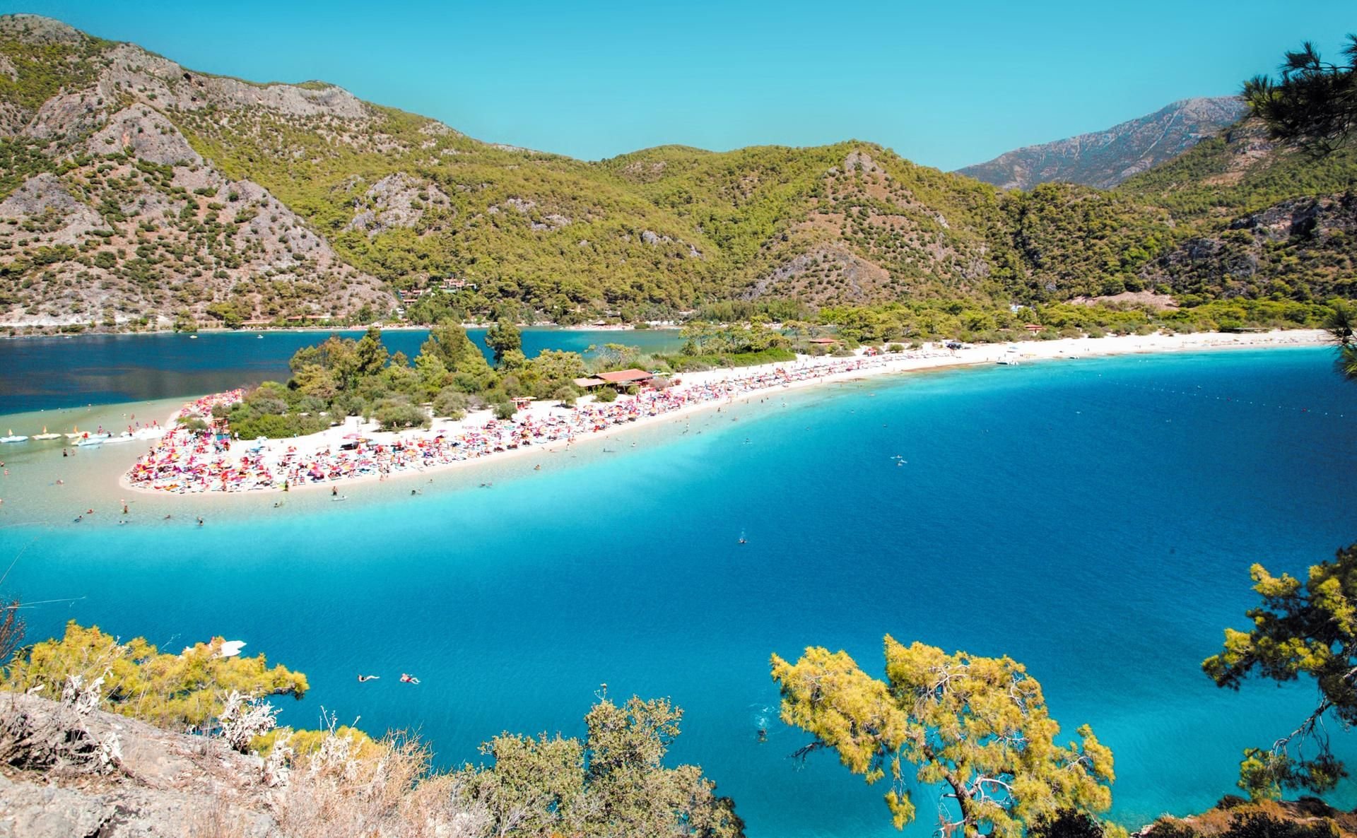 Türkischer Badestrand: Das Land im östlichen Mittelmeer boomt in diesem Sommer.