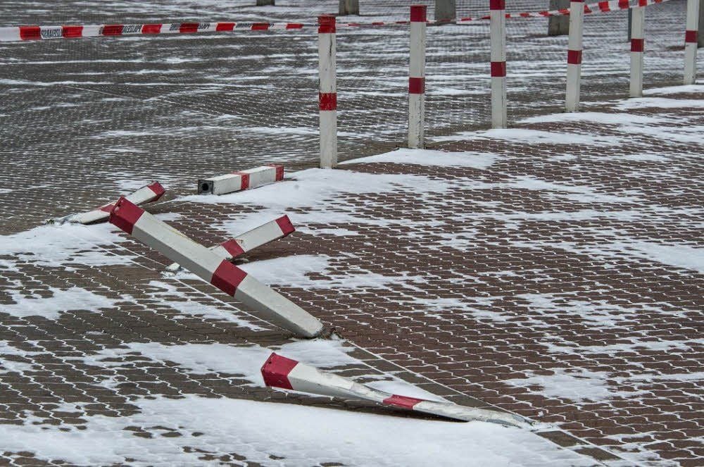 Diese Poller haben die Räuber einfach umgefahren.