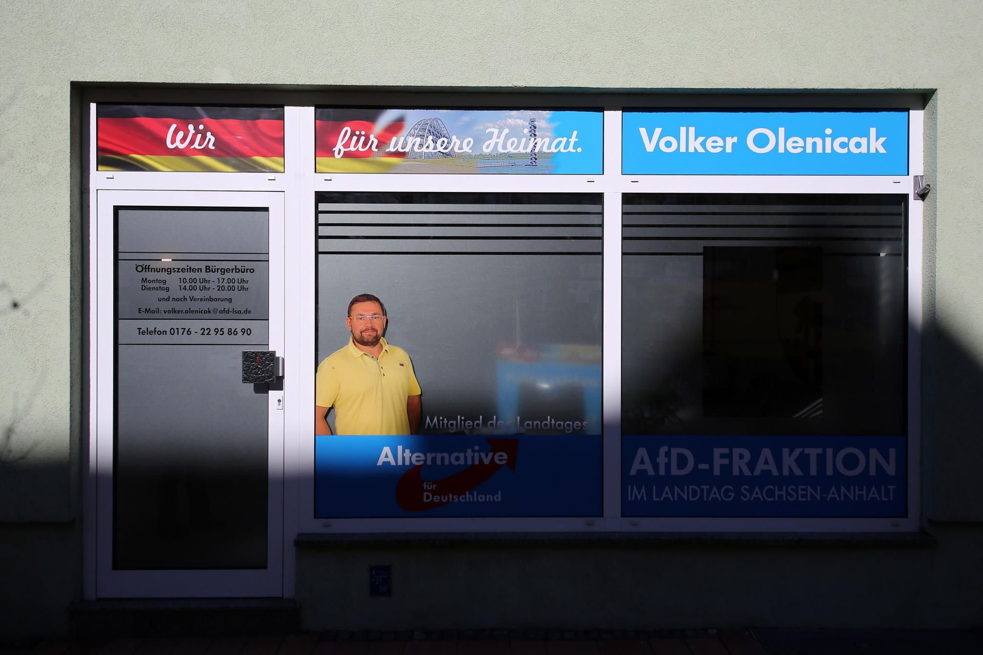 Das Bürgerbüro des AfD-Politikers Volker Olenicak im Zentrum von Bitterfeld-Wolfen